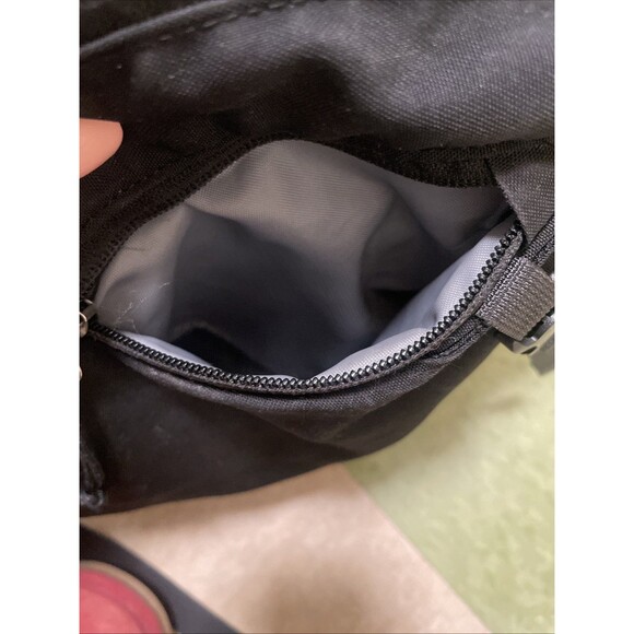 Patagonia Hiking Outdoor Bag Atom Sling 8L, Black, One Size Crossbody Black - Picture 9 of 11